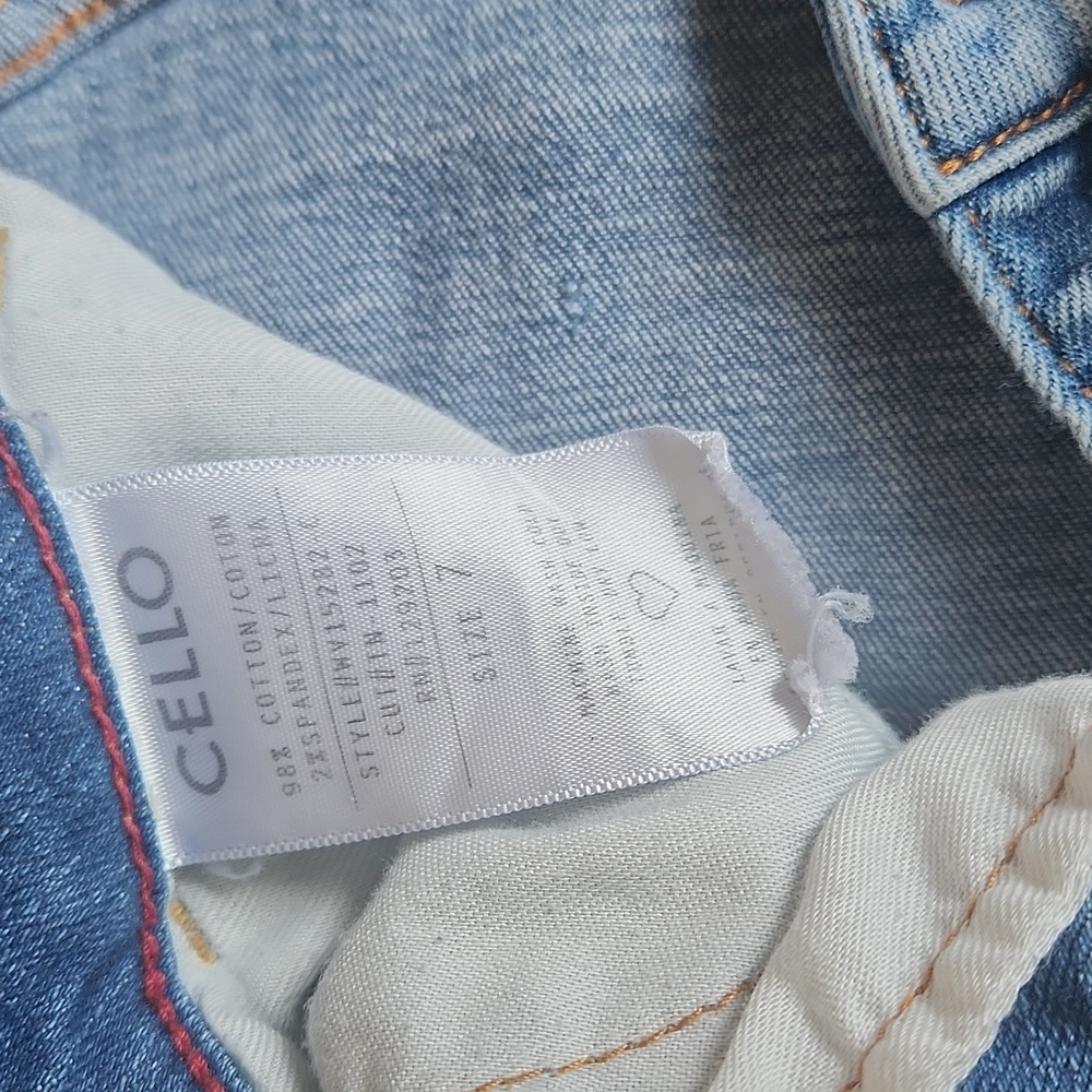 Cello Light Blue Distressed Cropped Ankle Jeans Size 7 - Picture 9 of 15